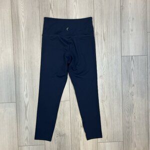 Zyia Size Medium 6-8 Navy Blue Leggings V-Seam In Back 7/8 Length